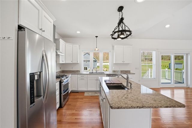 1291 Central Avenue, Johnston, RI 02919
