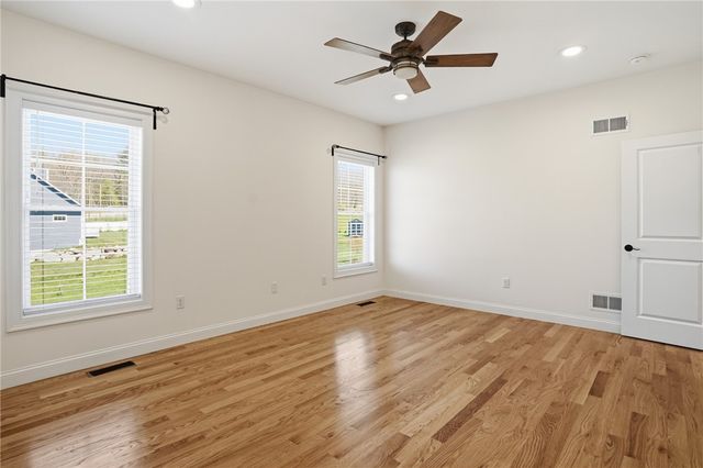 1291 Central Avenue, Johnston, RI 02919