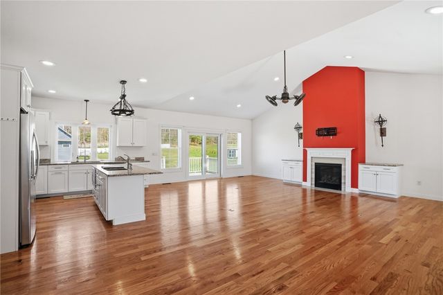 1291 Central Avenue, Johnston, RI 02919