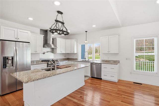 1291 Central Avenue, Johnston, RI 02919