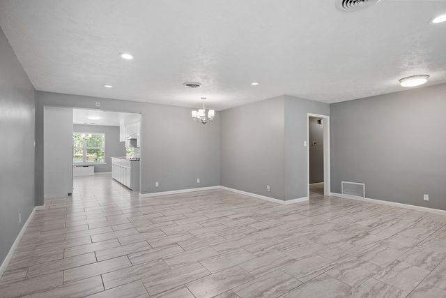 705 Overhill Dr, Kerrville, TX 78028