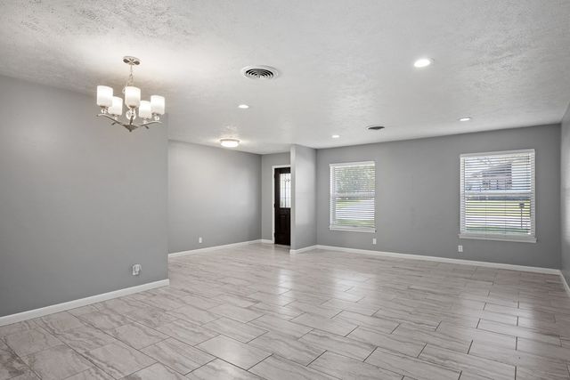 705 Overhill Dr, Kerrville, TX 78028