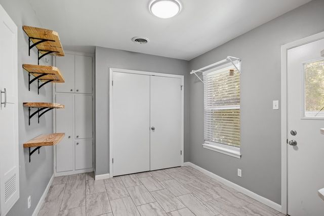 705 Overhill Dr, Kerrville, TX 78028