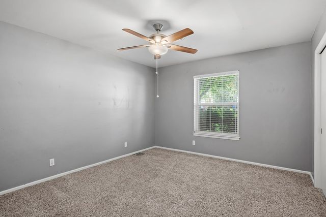 705 Overhill Dr, Kerrville, TX 78028