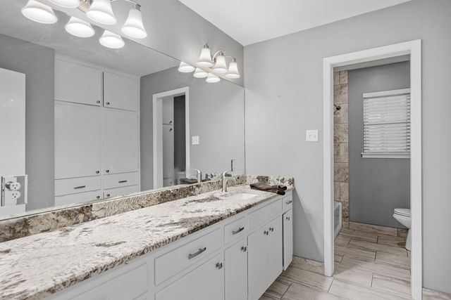 705 Overhill Dr, Kerrville, TX 78028