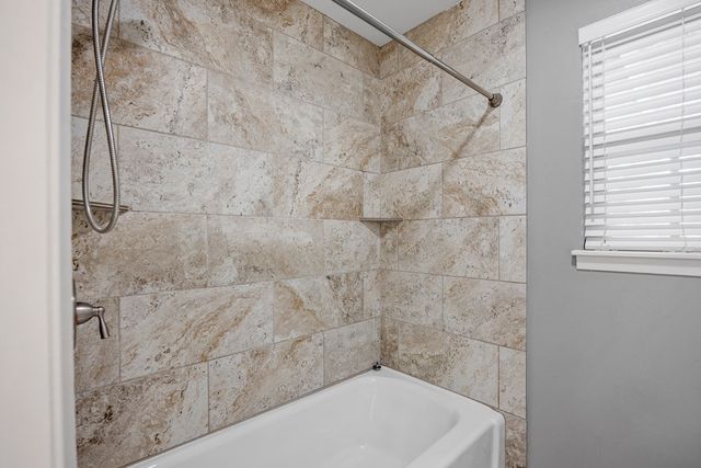 705 Overhill Dr, Kerrville, TX 78028