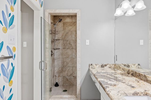 705 Overhill Dr, Kerrville, TX 78028