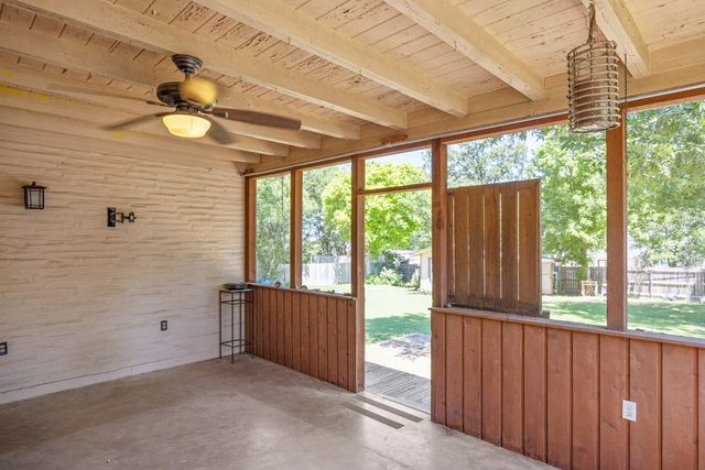 705 Overhill Dr, Kerrville, TX 78028