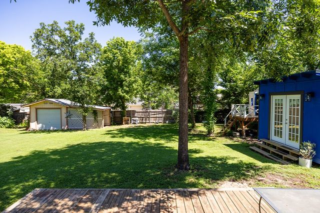 705 Overhill Dr, Kerrville, TX 78028
