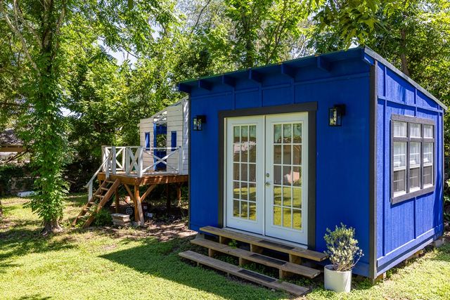 705 Overhill Dr, Kerrville, TX 78028