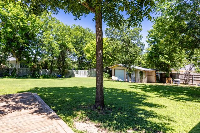 705 Overhill Dr, Kerrville, TX 78028