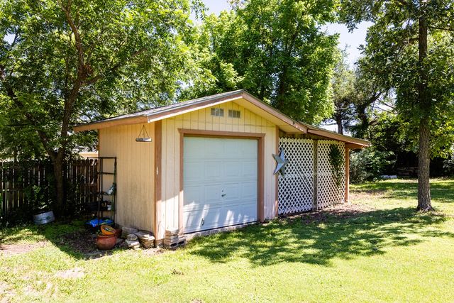705 Overhill Dr, Kerrville, TX 78028