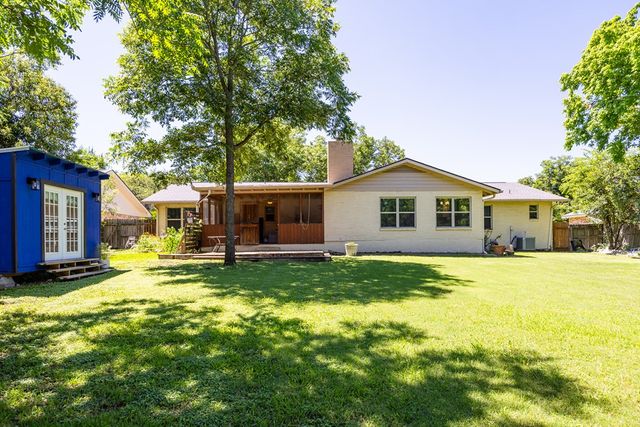 705 Overhill Dr, Kerrville, TX 78028