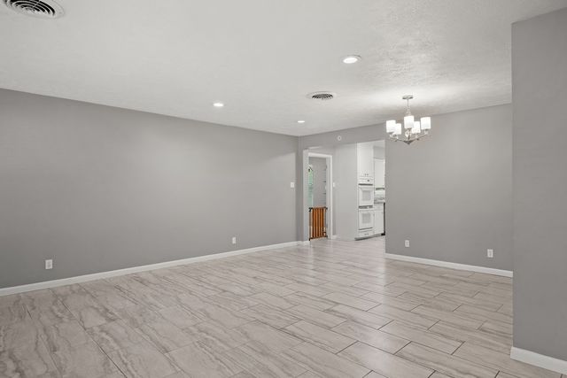 705 Overhill Dr, Kerrville, TX 78028