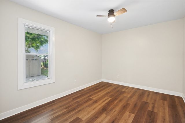 2819 Rollins Avenue, Des Moines, IA 50312