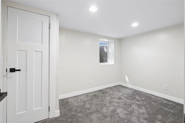 2819 Rollins Avenue, Des Moines, IA 50312