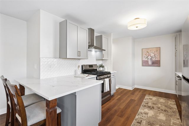 2819 Rollins Avenue, Des Moines, IA 50312
