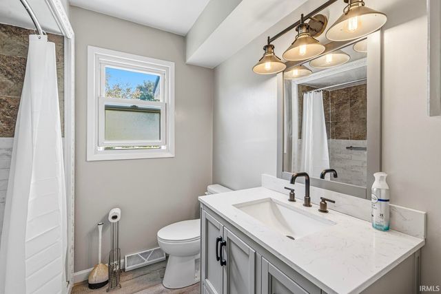 18441 Wee Acres Drive, Bristol, IN 46507