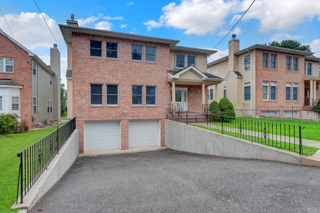 86 George Street, East Hills, NY 11577