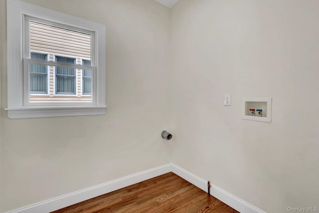 86 George Street, East Hills, NY 11577