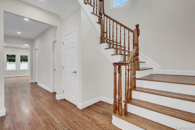 86 George Street, East Hills, NY 11577