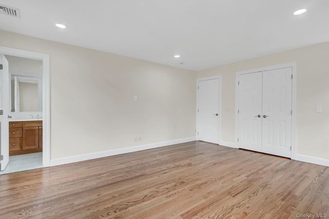 86 George Street, East Hills, NY 11577