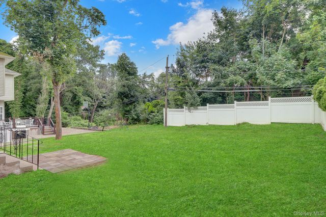 86 George Street, East Hills, NY 11577