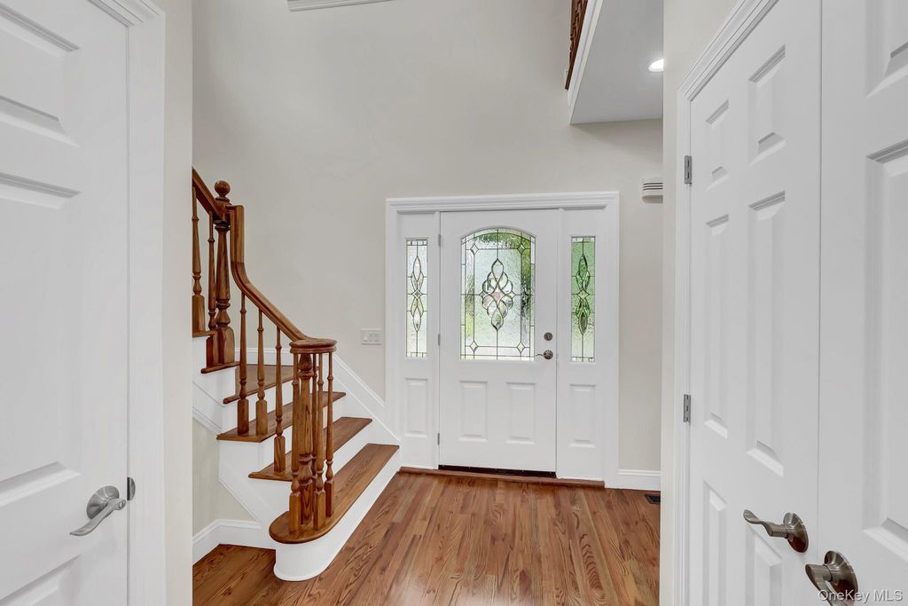86 George Street, East Hills, NY 11577 — photo 4