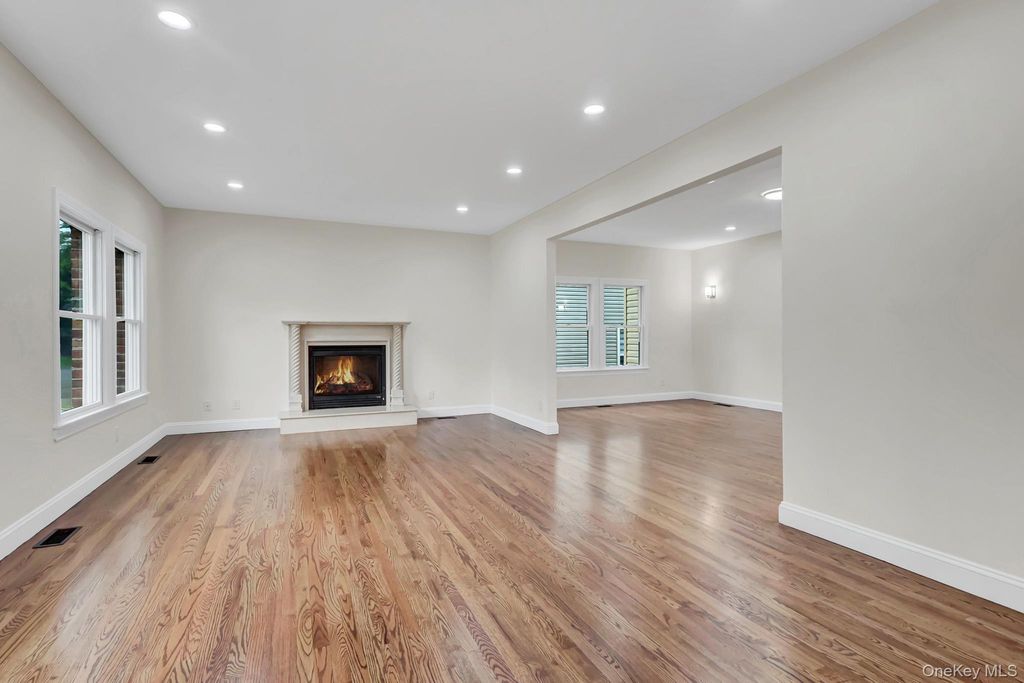 86 George Street, East Hills, NY 11577 — photo 5