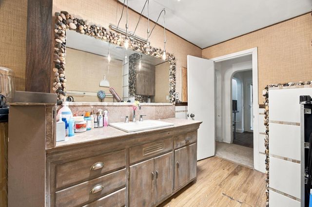 2137 Sacramento, Bakersfield, CA 93305