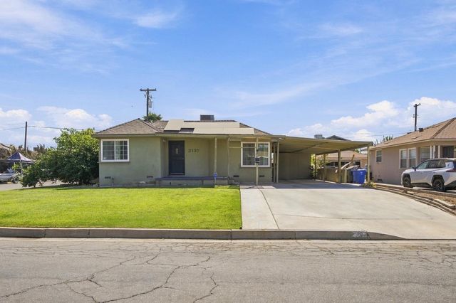2137 Sacramento, Bakersfield, CA 93305