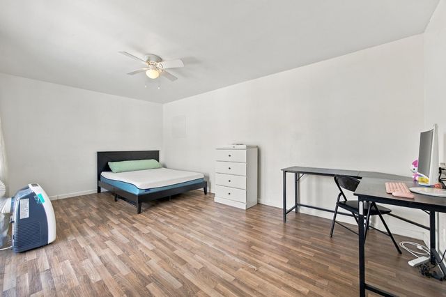 2137 Sacramento, Bakersfield, CA 93305