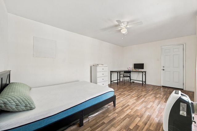 2137 Sacramento, Bakersfield, CA 93305
