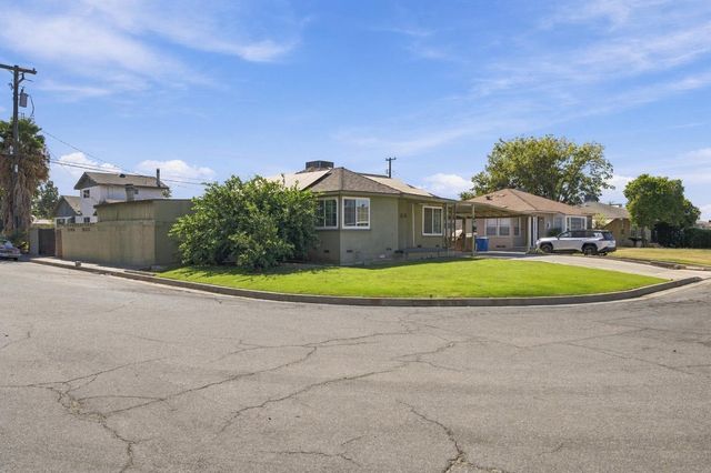 2137 Sacramento, Bakersfield, CA 93305