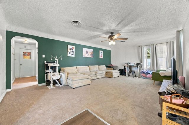 2137 Sacramento, Bakersfield, CA 93305