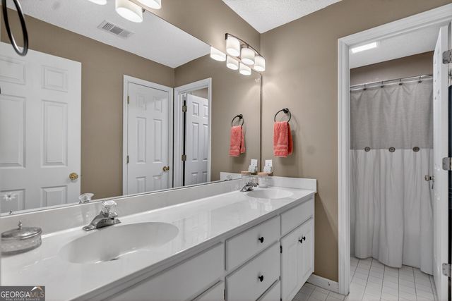 227 Ashford Circle, Lagrange, GA 30240