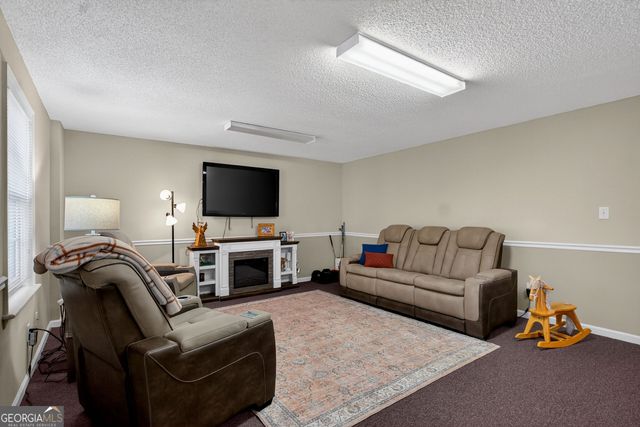 227 Ashford Circle, Lagrange, GA 30240