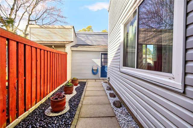 9 Brimsdown Circle, Perinton, NY 14450
