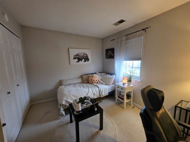 2791 Green Bridge Court V2, Schaumburg, IL 60194