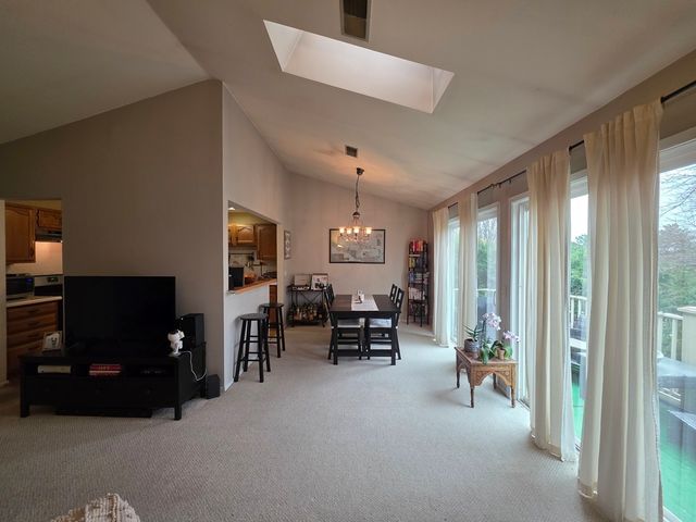 2791 Green Bridge Court V2, Schaumburg, IL 60194