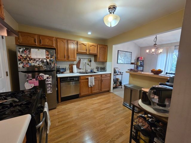 2791 Green Bridge Court V2, Schaumburg, IL 60194