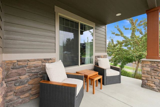 2823 W Sunset View Ln, Spokane, WA 99208