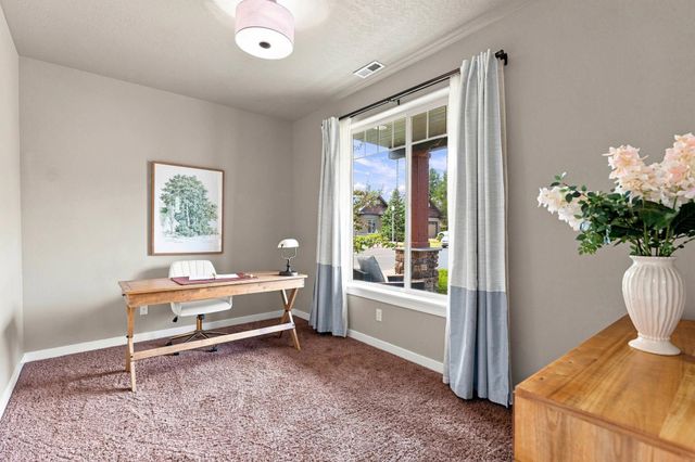 2823 W Sunset View Ln, Spokane, WA 99208