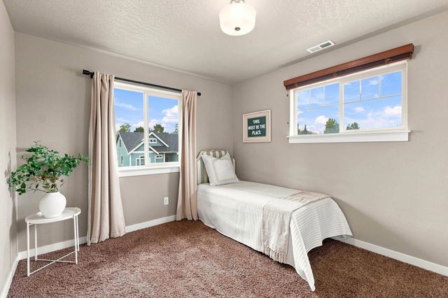 2823 W Sunset View Ln, Spokane, WA 99208