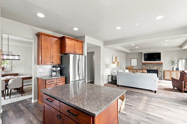 2823 W Sunset View Ln, Spokane, WA 99208