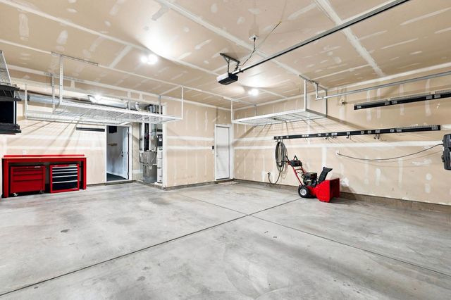 2823 W Sunset View Ln, Spokane, WA 99208