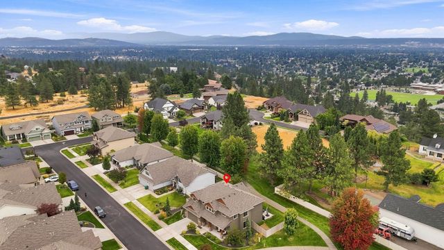2823 W Sunset View Ln, Spokane, WA 99208