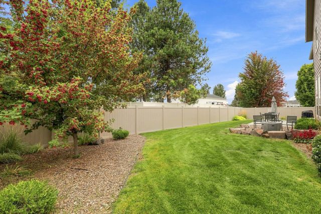 2823 W Sunset View Ln, Spokane, WA 99208