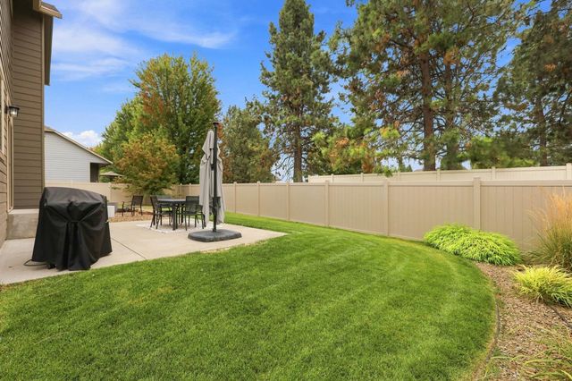 2823 W Sunset View Ln, Spokane, WA 99208
