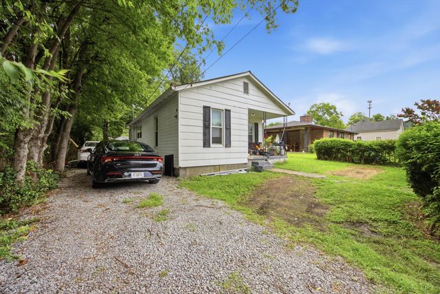 2009 Robbins Street, Chattanooga, TN 37404